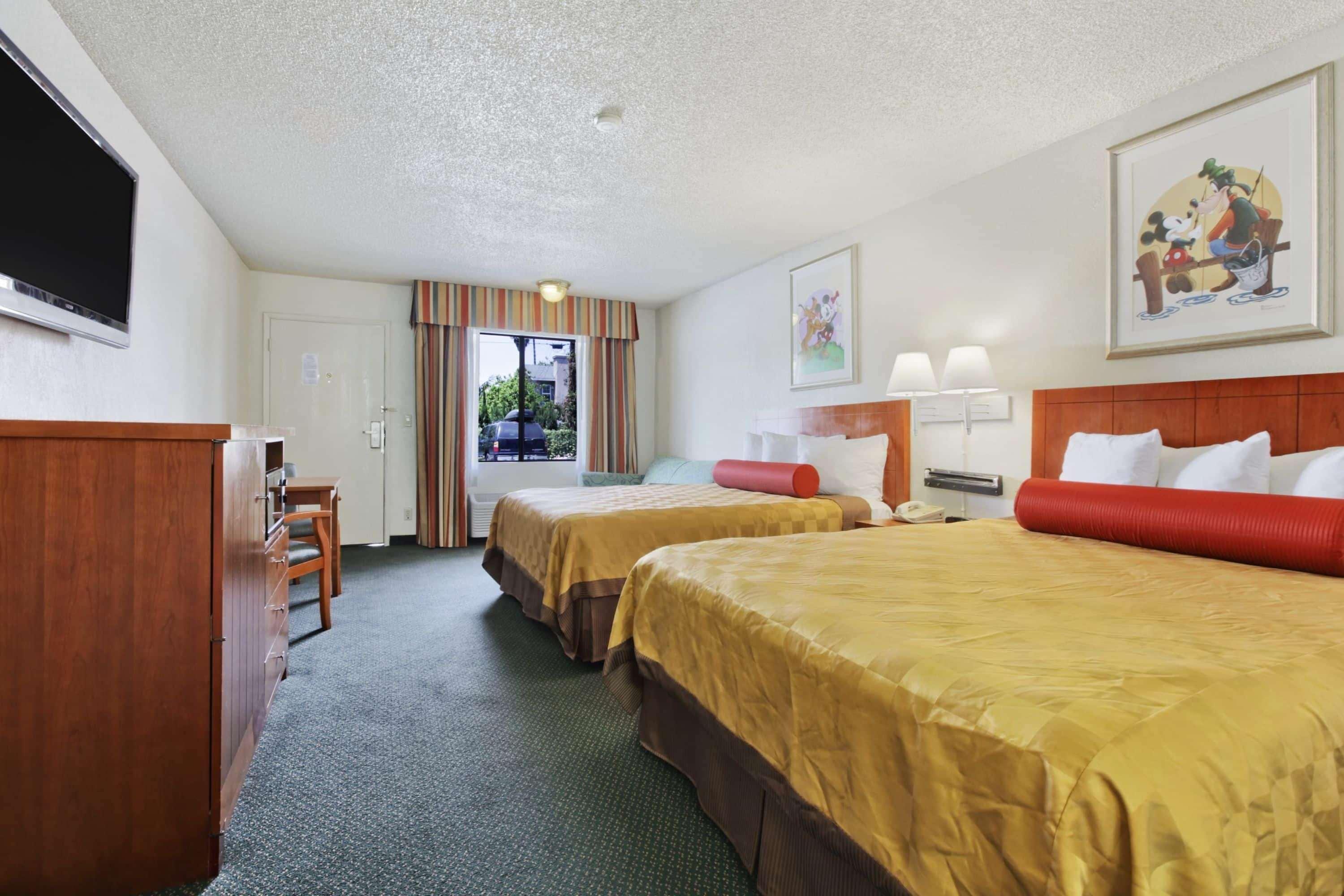 Travelodge Inn & Suites By Wyndham Anaheim On Disneyland Dr Exterior photo